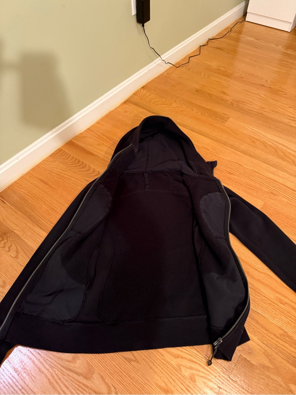 lululemon athletica Black Full-Zip Hooded Jacket - Picture 4 of 5